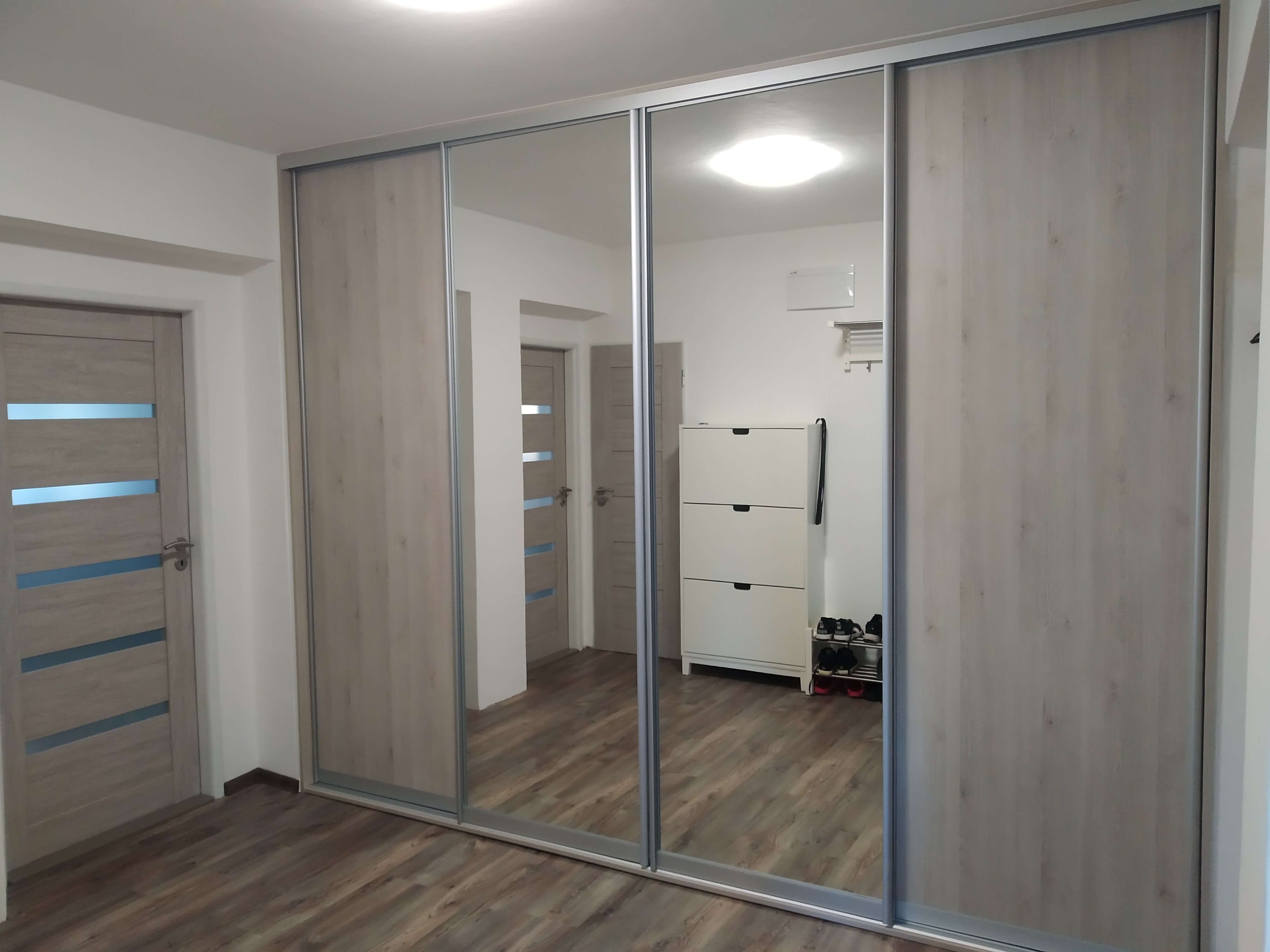 vestavné skříně čtyřkřídlé